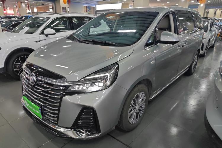 Used Buick GL8 2023 Land Executive Class Comfort Model