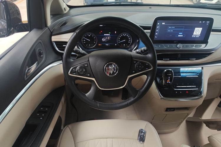 Used Buick GL8 2023 Facelifted Land Cruiser Executive Luxury Version