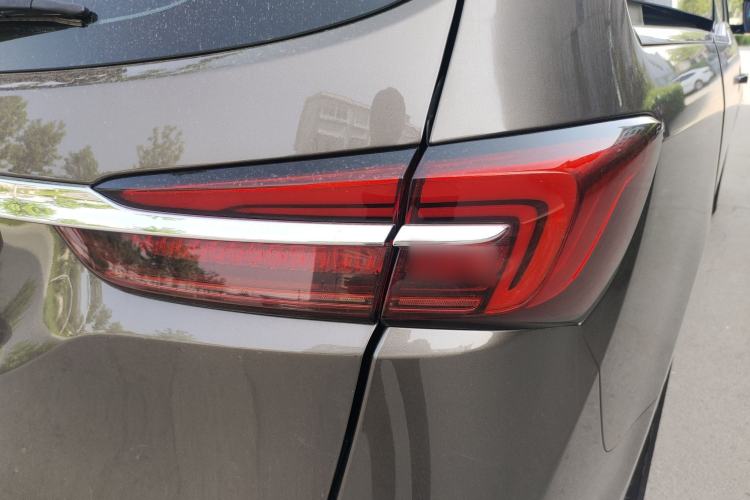 Used Buick GL8 2021 Land Cruiser Executive Class 652T Comfort Model Right Rear Taillight