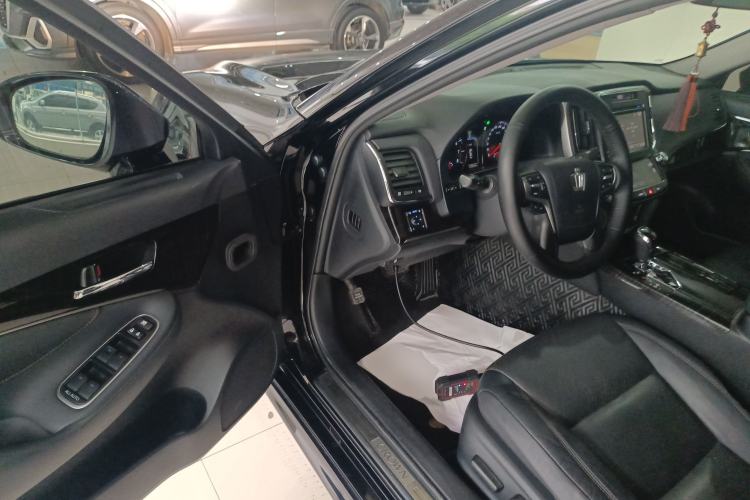 Used Toyota Crown 2015 2.5L Smart Edition
