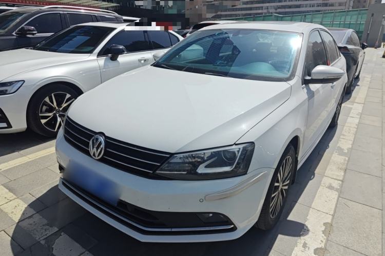 Used Volkswagen Sagitar 2017 230TSI Automatic Luxury Edition