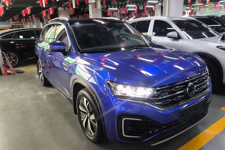 Used Volkswagen Tayron GTE Plug-in Hybrid 2020 1.4T Luxury Model Front Right 45 Deg