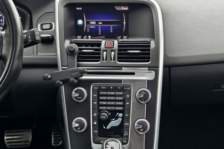 Used Volvo XC60 2017 T5 AWD Personalized Sport Upgrade Edition