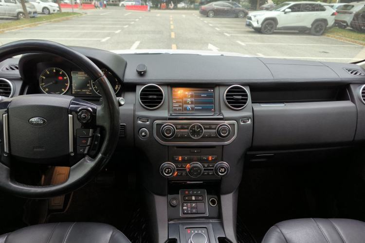 Used Land Rover Discovery 2014 3.0 SC V6 HSE Audio And AC Panel