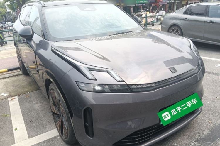 Used Lynk & Co 08 EM-P 2023 220 km Limited-Time Edition Front Right 45 Deg