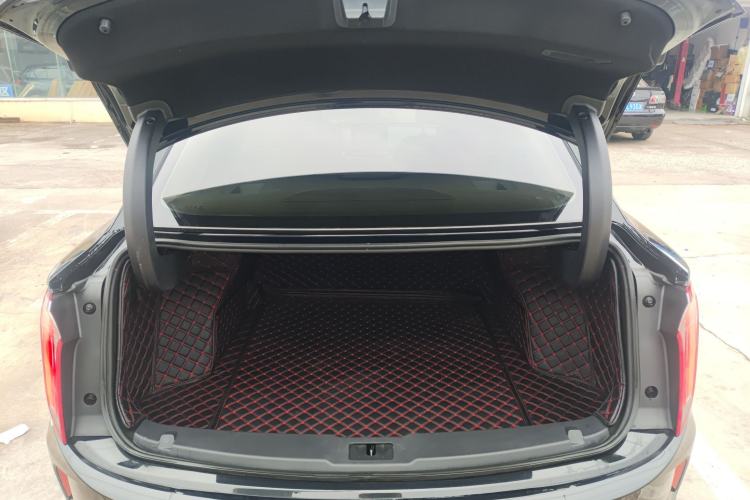 Used Hongqi E-QM5 2022 431 km Charge & Enjoy Edition