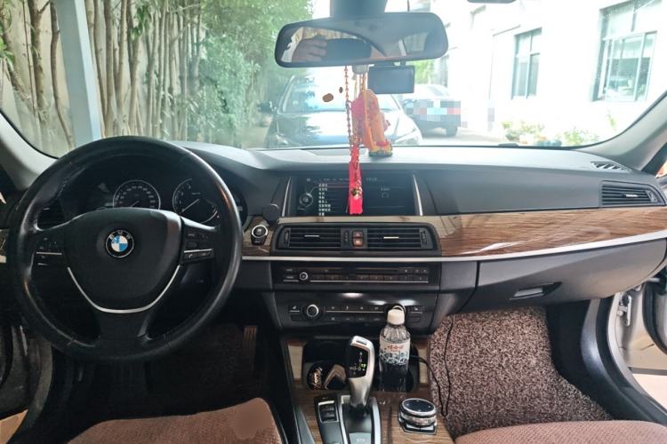 Used BMW 5 Series 2013 525Li Leading Model
