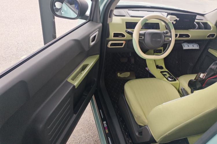 Used Geely Galaxy Panda 2023 Panda Mini 200km Endurance Bear Driver Seat