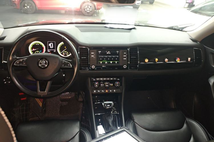 Used Skoda Kodiaq 2017 TSI330 7-Seater Two-Wheel-Drive Luxury Edition Center Console