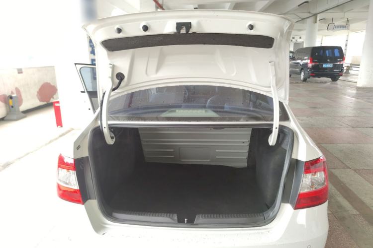 Used Skoda Rapid 2015 1.6L Manual Smart Selection Model Trunk