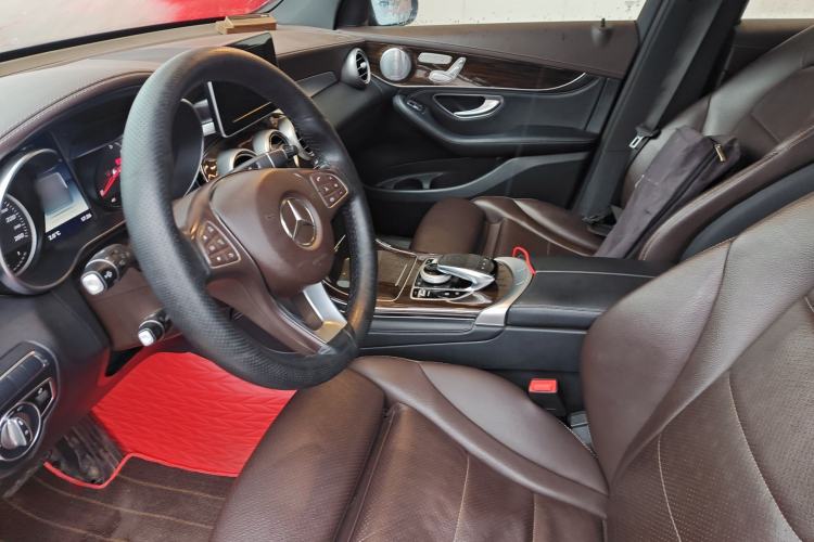 Used Mercedes-Benz GLC 2018 Facelift GLC 260 4MATIC Luxury Edition
