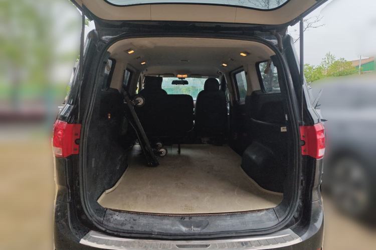 Used SAIC MAXUS G10 2016 1.9T Automatic Elite Edition Diesel China V Emission Standard Trunk