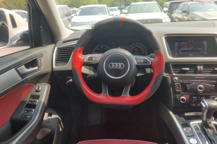 Used Audi Q5 2017 Plus 40 TFSI Technology Model Steering Wheel