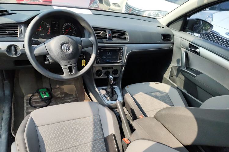 Used Volkswagen Gran Lavida 2013 1.6L Automatic Fashion Model