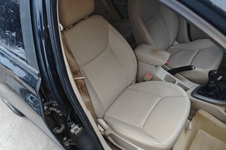 Used Baojun 630 2014 1.5L manual standard version
