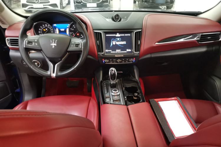 Used Maserati Levante 2016 3.0T Standard Edition Center Console