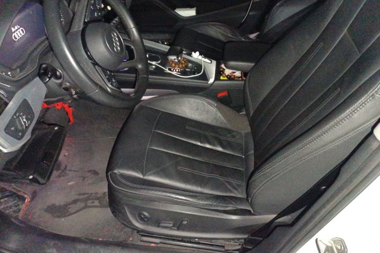 Used Audi A4L 2019 40 TFSI Fashion Edition China VI Emission Standard
