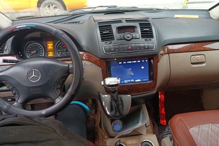 Used Mercedes-Benz Viano 2010 2.5L Luxury Edition