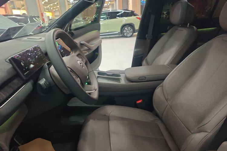 Used Nio ES7 2022 75 kWh Left Front Seat