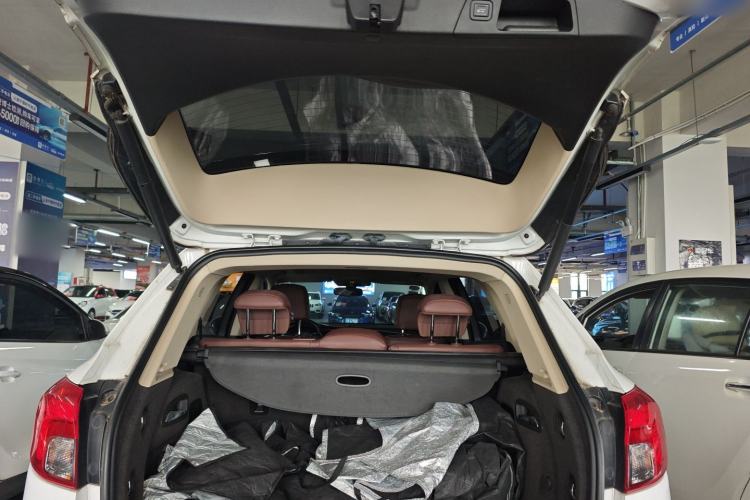 Used Buick Envision 2017 20T Two-Wheel Drive Luxury Model Trunk