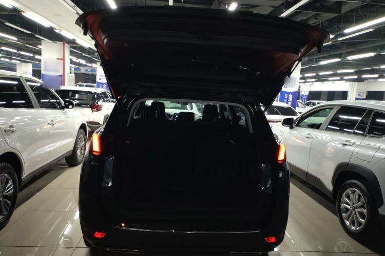 Used Peugeot 5008 2017 380THP 7-Seater Elite Edition Trunk