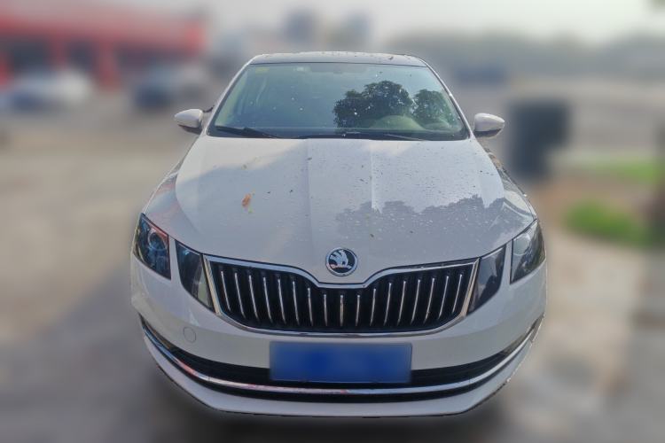 Used Skoda Octavia 2019 1.5L Manual SmartDrive Luxury Edition China VI Standard Front