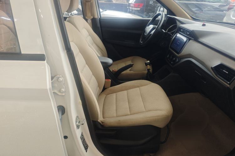 Used Wuling Hongguang 2019 1.5L S Standard Version China VI LAR Right Front Seat