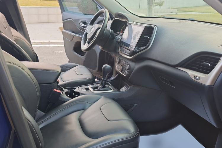 Used Jeep Cherokee 2016 2.4L Leading Edition