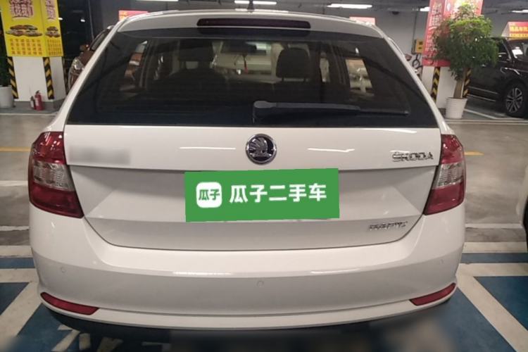 Used Skoda Rapid Spaceback 2014 1.6L Manual Enjoyment Edition
