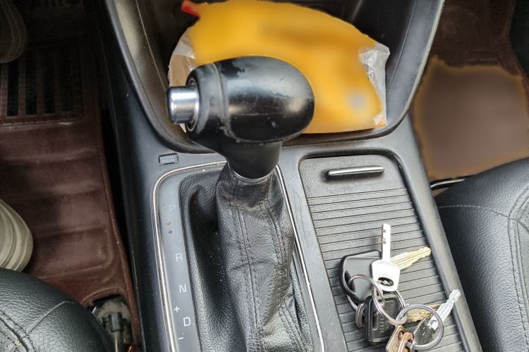 Used Kia Sorento 2013 2.4L 7-Seater Gasoline Luxury Version China IV Standard Gear Lever