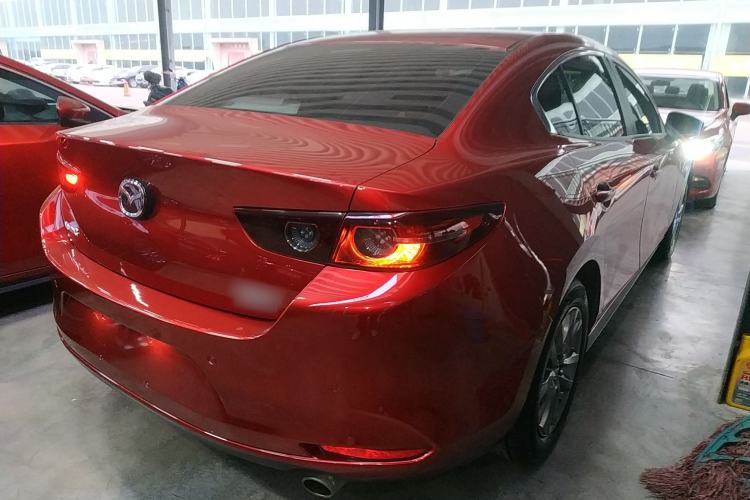 Used Mazda Mazda 3 Axela 2020 1.5L Automatic Luxury Version
