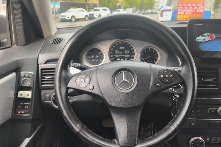 Used Mercedes-Benz GLK-Class 2011 GLK 300 4MATIC Dynamic Model Steering Wheel