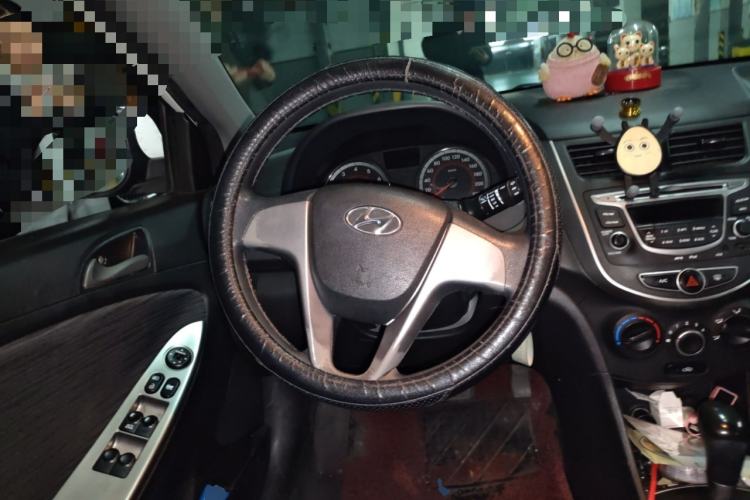 Used Hyundai Verna Ray 2014 1.4L Automatic GLX Steering Wheel