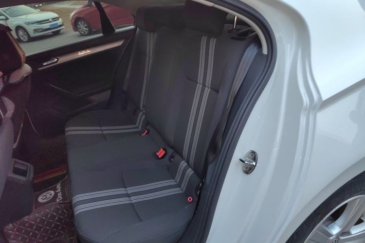 Used Volkswagen Lamando 2015 230TSI DSG Fashion Edition
