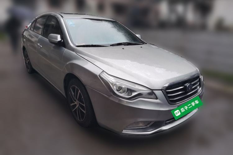 Used Bestune B50 2013 1.6L automatic luxury version Front Right 45 Deg