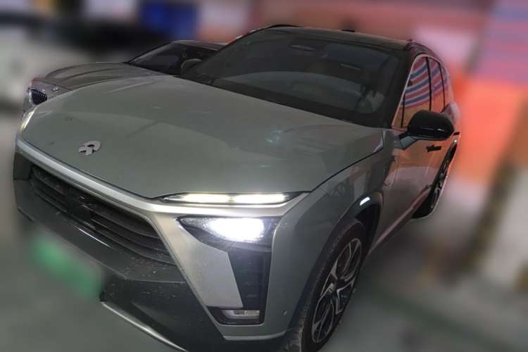 Used Nio ES8 2022 100 kWh Six-Seater Version Front Right 45 Deg