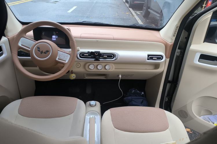 Used Wuling Hongguang MINIEV 2024 3rd Generation 215km Youth Edition Center Console