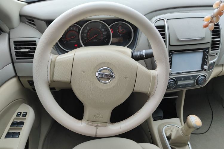 Used Nissan Sylphy 2012 Classic 1.6XE Manual Comfort Edition Steering Wheel