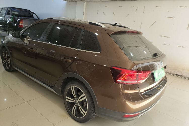 Used Volkswagen Cross Lavida 2017 230TSI DSG Luxury Edition
