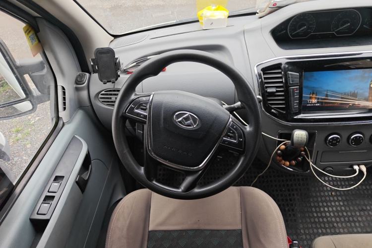 Used SAIC MAXUS Xintu V80 2018 2.5T 6-Speed Manual Elite Edition Short Wheelbase Mid-Height 5-6 Seater Steering Wheel