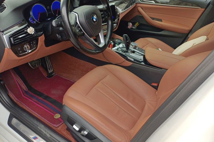 Used BMW 5 Series 2018 530Li Leading Model M Sport Package Left Front Seat