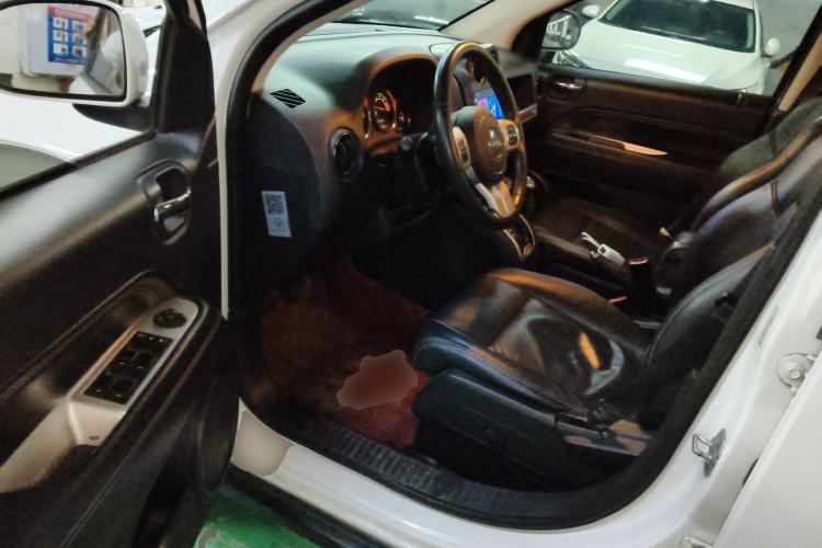 Used Jeep Compass 2014 Revised Version 2.4L Four-Wheel Drive Luxury Edition Driver Seat
