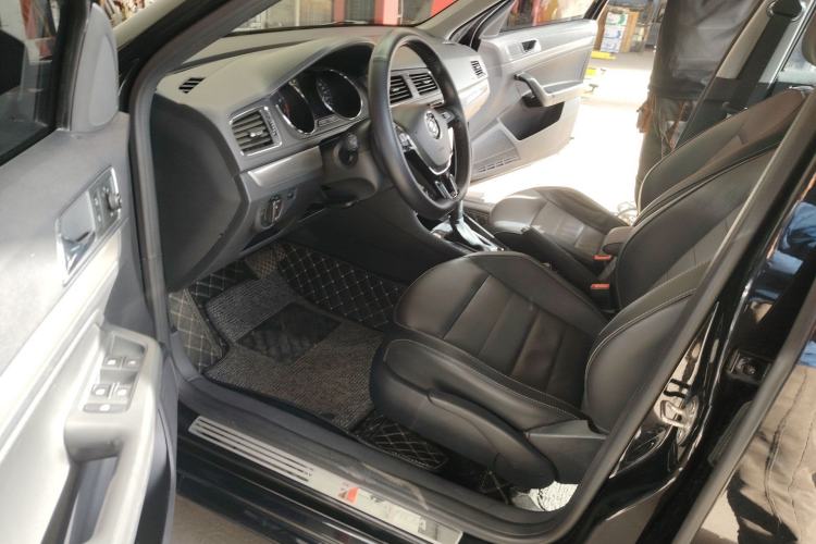 Used Volkswagen Lavida 2017 1.6L Automatic Comfort Edition
