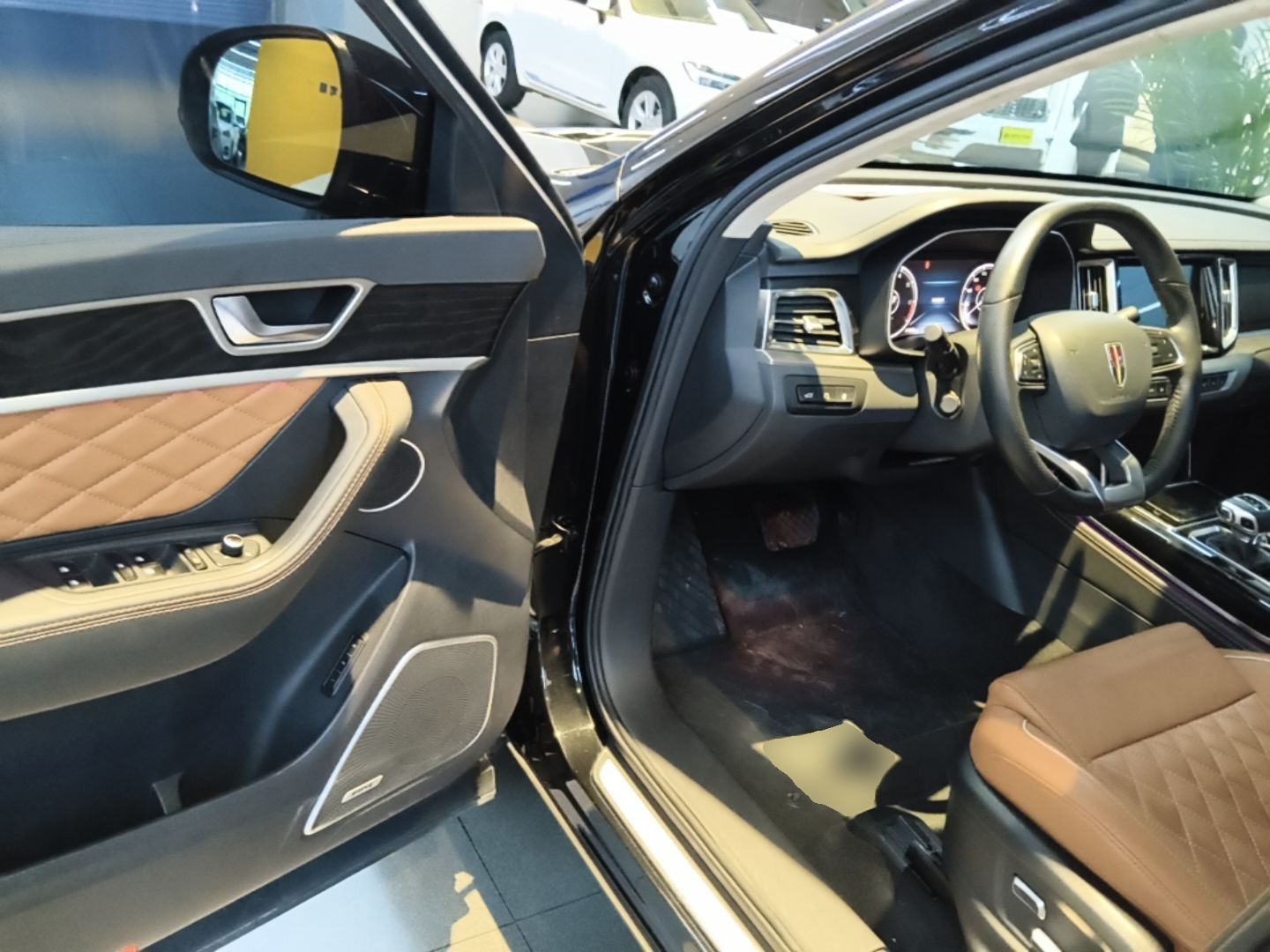 Hongqi HS7 2022 3.0T Automatic All-Wheel Drive Smart Connect Flagship Edition Five Seats — снимка 18