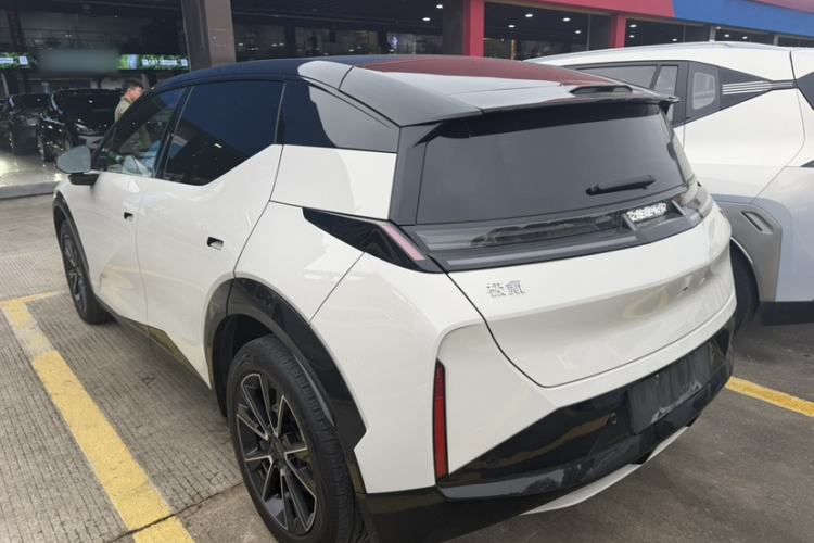 Used Zeekr X 2025 5-Seater Long-Range Version Exterior 3