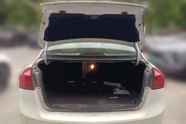 Used Buick Excelle 2015 1.5L Manual Classic Trim Trunk