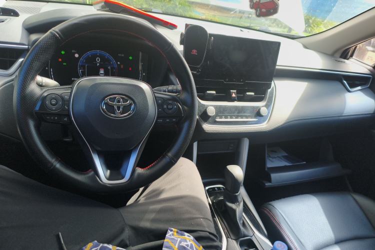 Used Toyota FRONTLANDER 2023 2.0L CVT Leading Edition Center Console