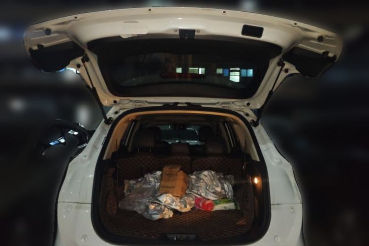 Used Dongfeng Fengon 580 2018 1.5T Manual Luxury Model Trunk