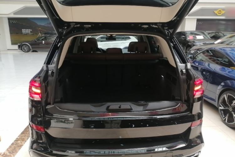 Used BMW X5 2020 xDrive40i Luxury Model with M Sport Package
