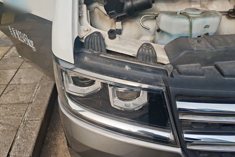 Used Jinbei New Hiace X30L 2019 1.5L Van Business Edition China VI SWC15M Right Front Headlight